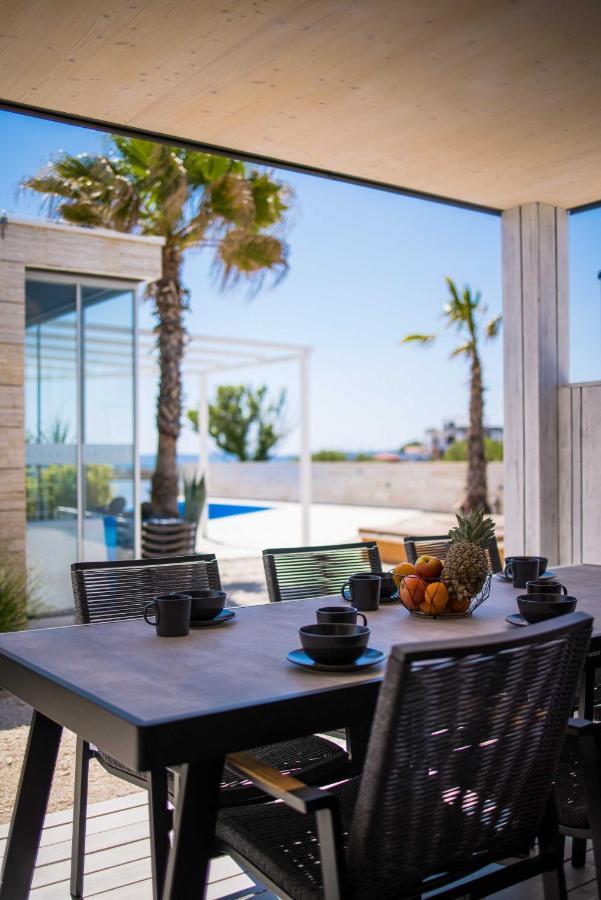Arcadia Eco-Luxe Mobile Homes With Infinity Pool By Oiko Collection Privlaka  Kültér fotó