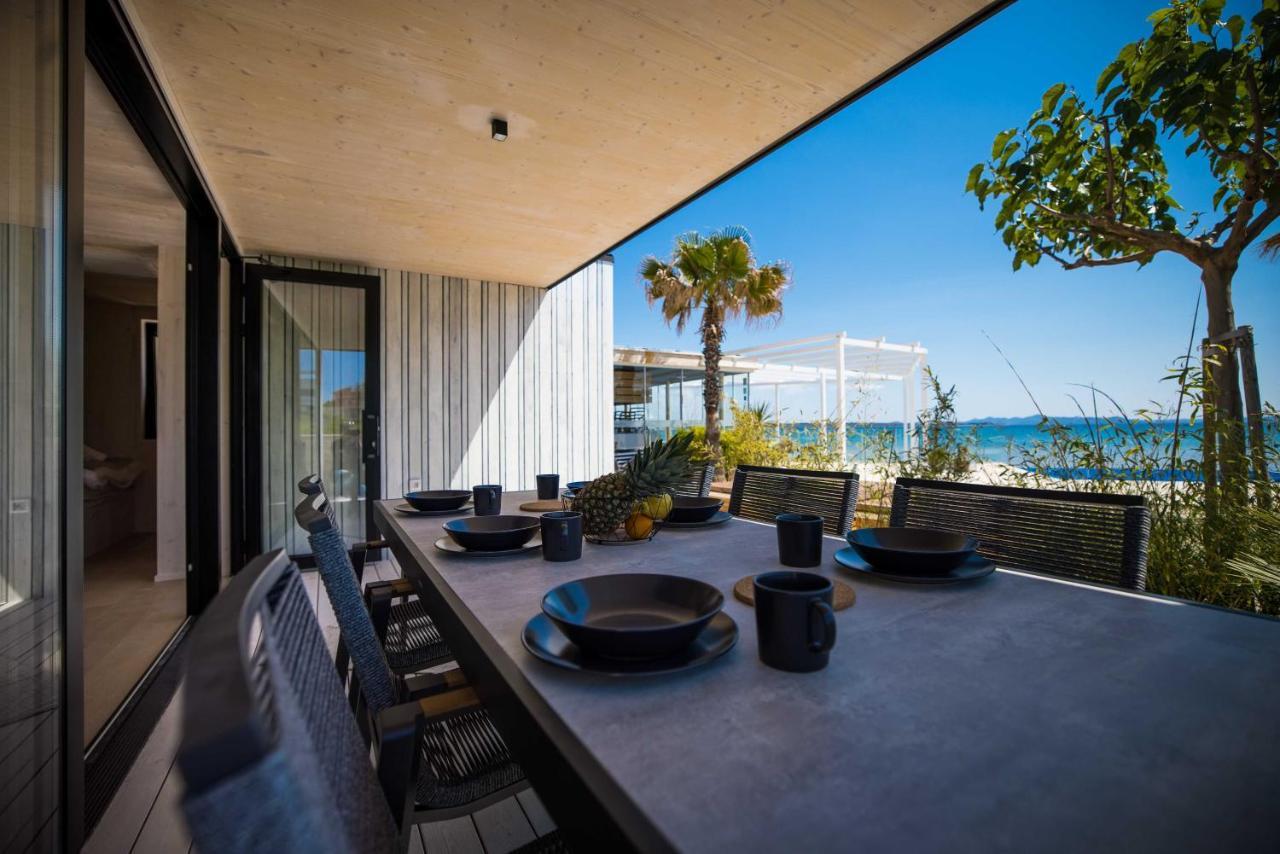 Arcadia Eco-Luxe Mobile Homes With Infinity Pool By Oiko Collection Privlaka  Kültér fotó