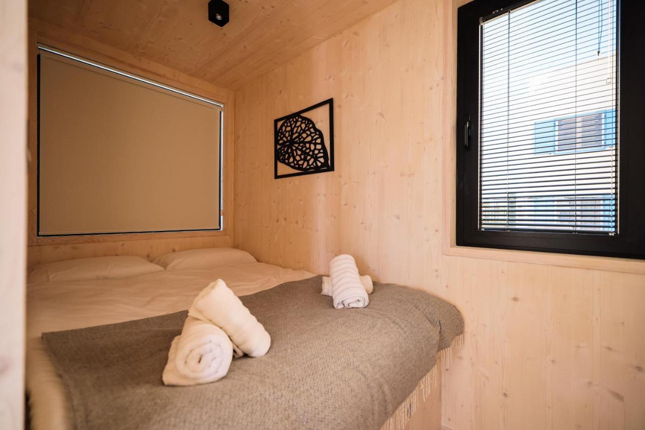 Arcadia Eco-Luxe Mobile Homes With Infinity Pool By Oiko Collection Privlaka  Kültér fotó