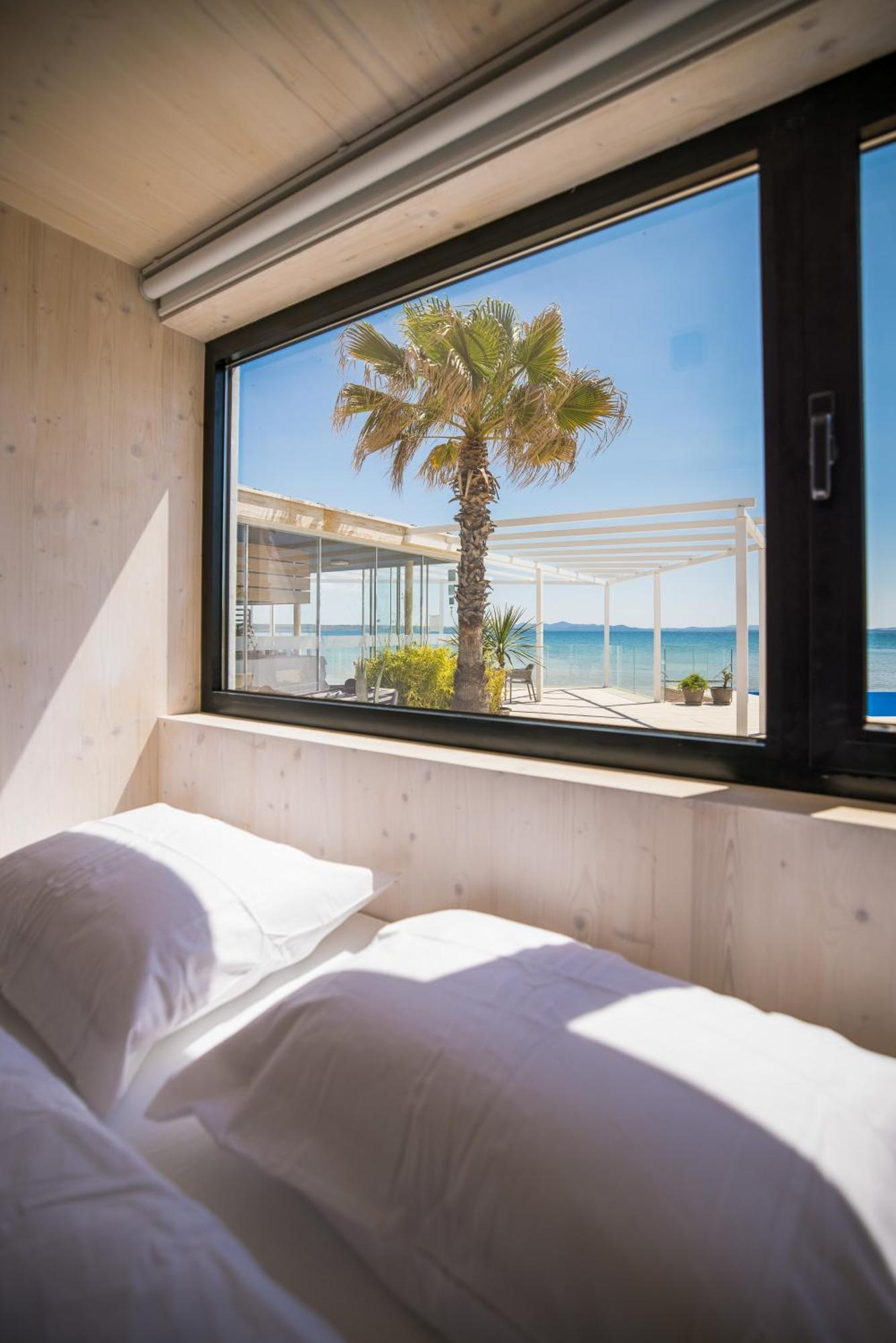 Arcadia Eco-Luxe Mobile Homes With Infinity Pool By Oiko Collection Privlaka  Kültér fotó
