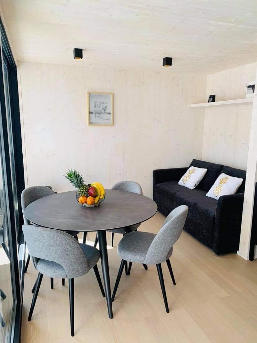 Arcadia Eco-Luxe Mobile Homes With Infinity Pool By Oiko Collection Privlaka  Kültér fotó